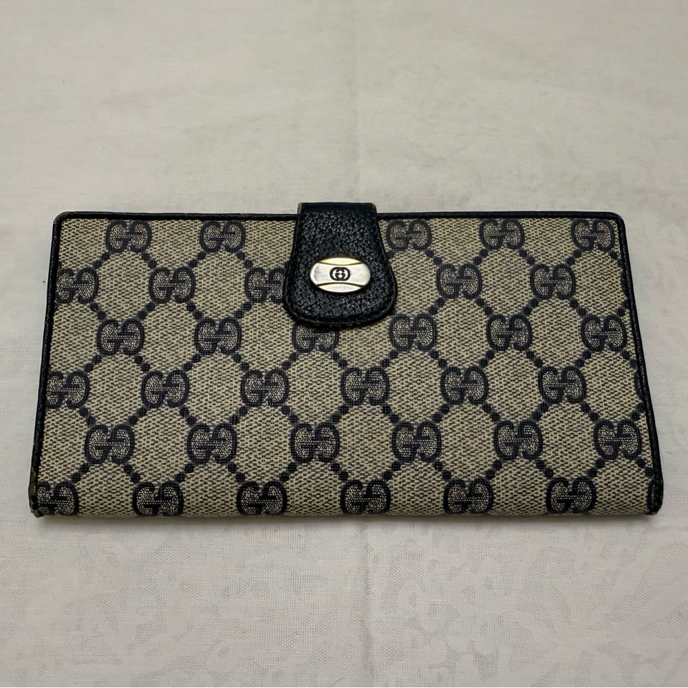 Gucci Vintage Long Wallet
(Convert to mini Chain Bag)